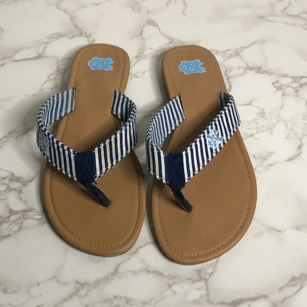 NC Tar Heels flip flop sandals - Rare, hard to find